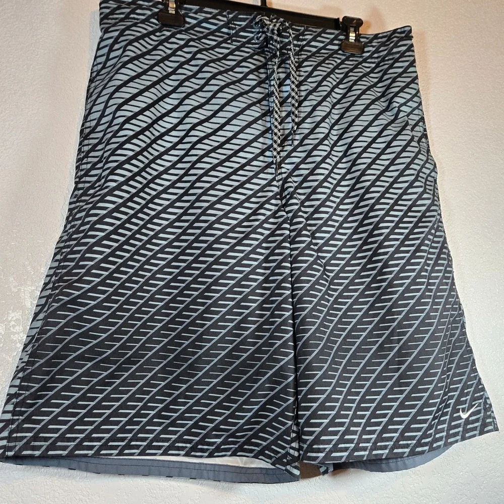 Nike Swim NESS7414 Mens XL Gray Blue Geometric Print‎ Volley Swim Trunks Lined